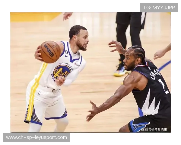 2021年季后赛：库里在连续三场火热表现中，单场投中10+三分，帮助勇士逆转强敌